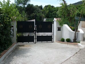 Enceinte de lâhĂ©bergement