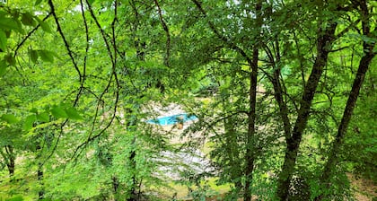 Gîte 15 people in Sarlat, shared swimming pool, wifi