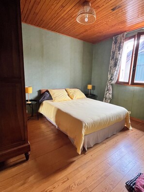 3 bedrooms, iron/ironing board, travel crib - Village house FLORAC TROIS RIVIERES well equipped / gîte (Florac)