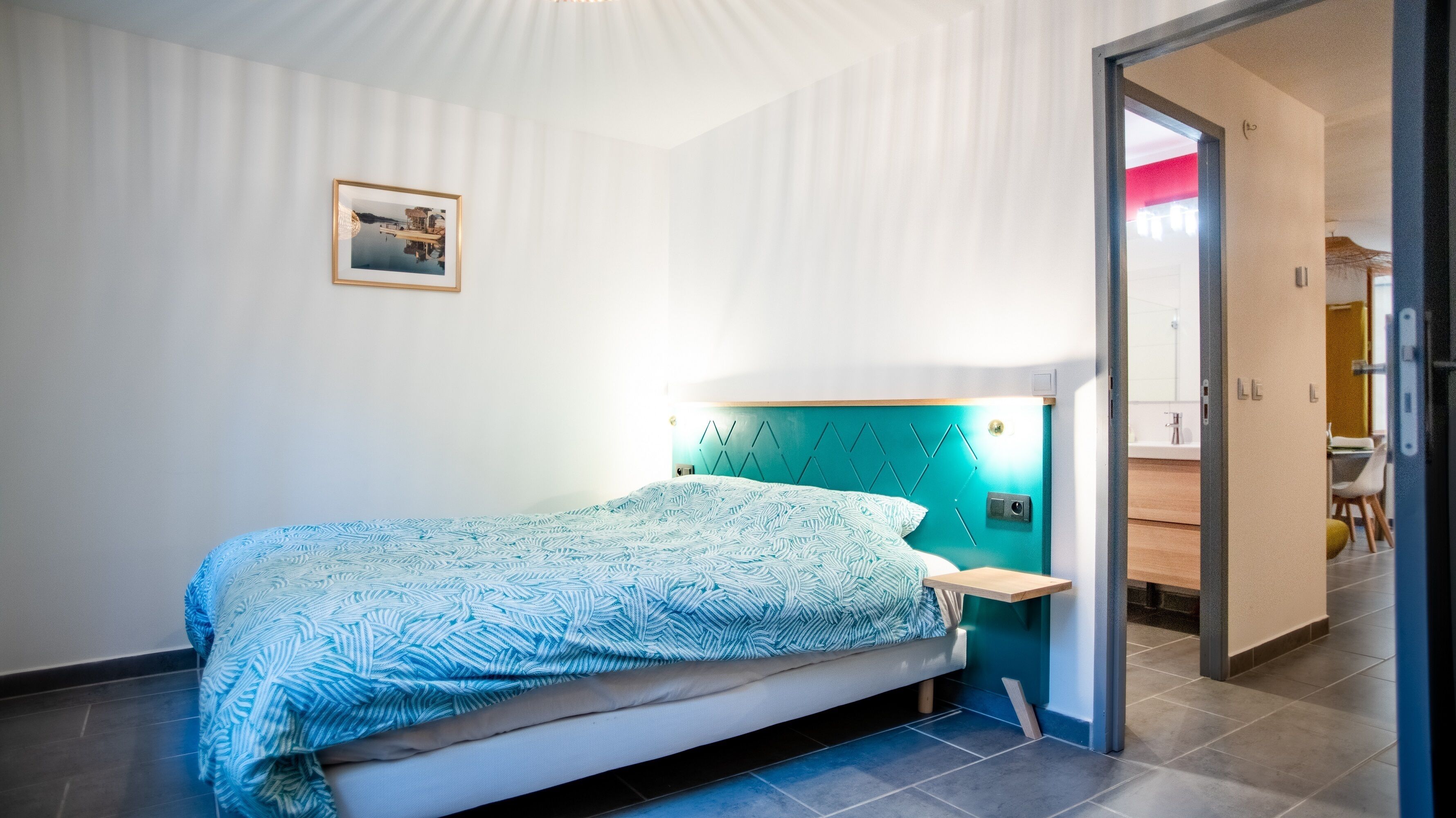 1 chambre, fer et planche à repasser, Wi-Fi gratuit, draps fournis