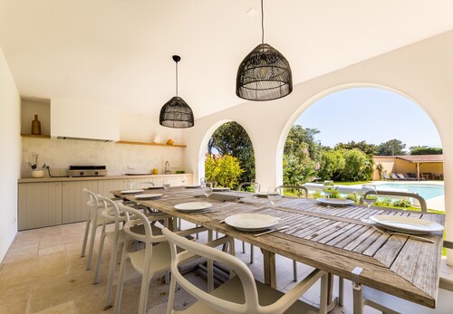 HACIENDA • KEYWEEK Large Family Villa with Pool, Garden, Sauna in Anglet