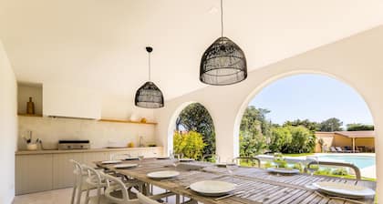 HACIENDA • KEYWEEK Large Family Villa with Pool, Garden, Sauna in Anglet