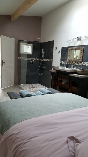 4 chambres, fer et planche Ă repasser, lit parapluie, Wi-Fi gratuit