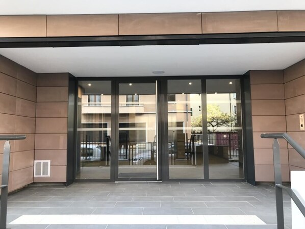 تفاصيل الفندق من الخارج