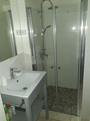 Douche, séchoir à cheveux