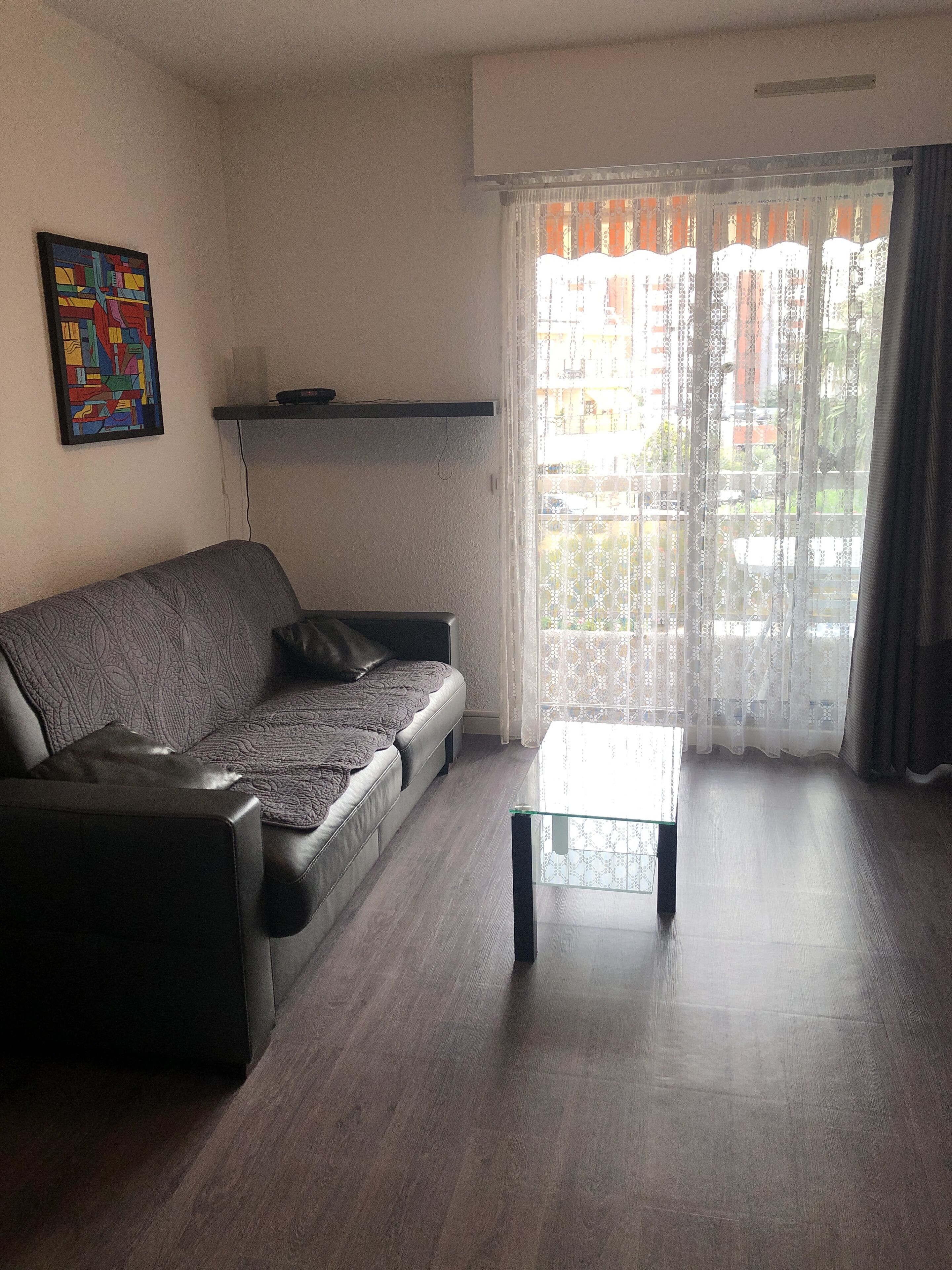 Seasonal rental Studio LE LAVANDOU 24 m²