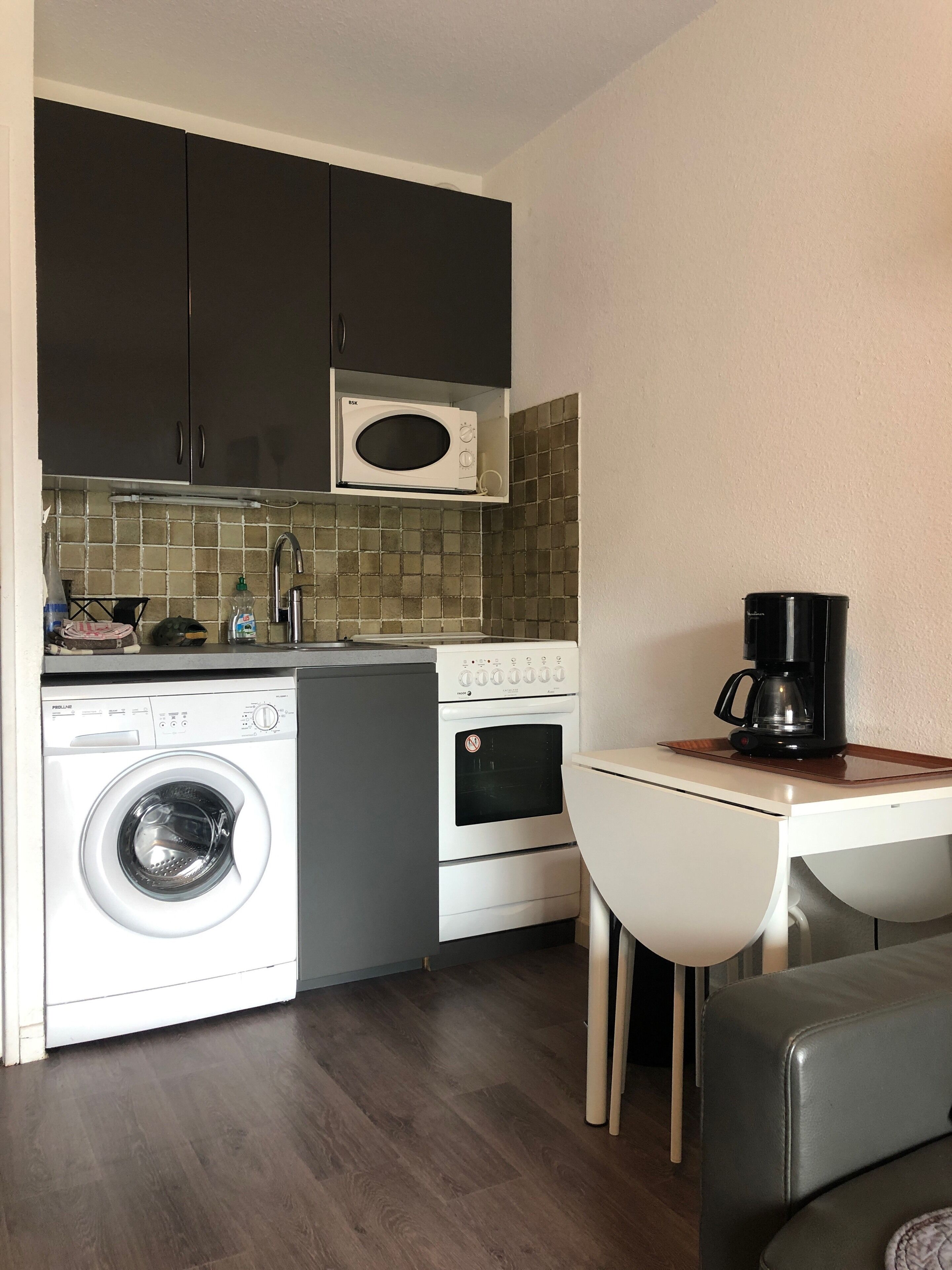 Seasonal rental Studio LE LAVANDOU 24 m²