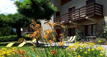 Location Guillestre rez-de-chalet 4 pers, belle vue plein sud.