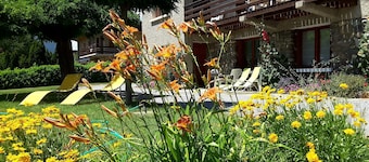 Rental Guillestre ground floor chalet 4 pers, beautiful south-facing view.