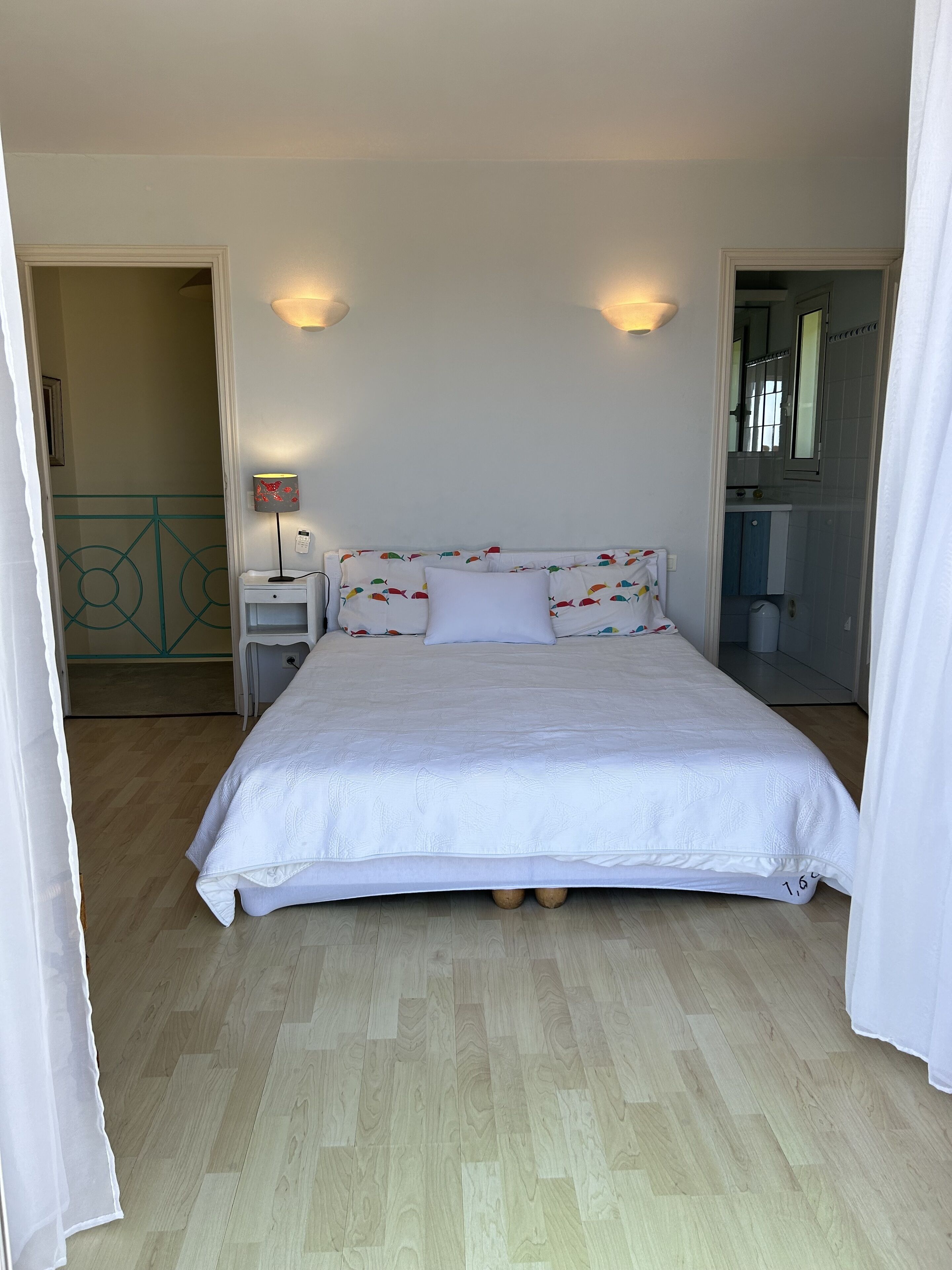 chambre 2 à l’étage avec salle de bain en suite 