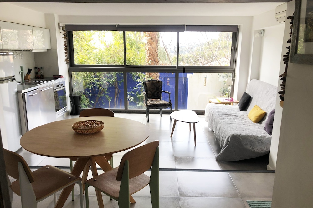 Cassis Large studio, Terrace, village and beach on foot, private parking in Provence