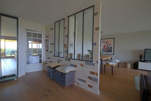 3 chambres, fer et planche à repasser, Wi-Fi, draps fournis