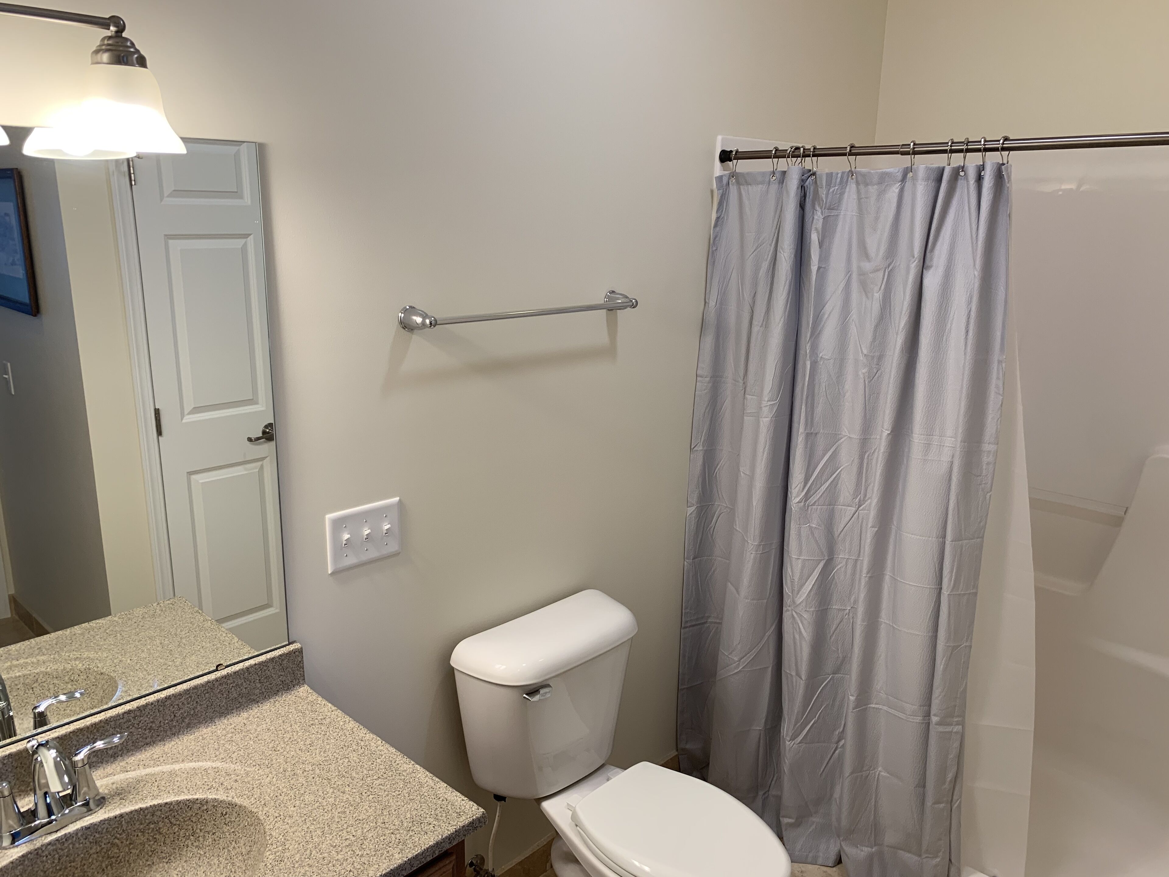 #B - 1 of 4 Waterfront Rental Units - Clean, Safe & Small Complex (Sleeps 8-32)