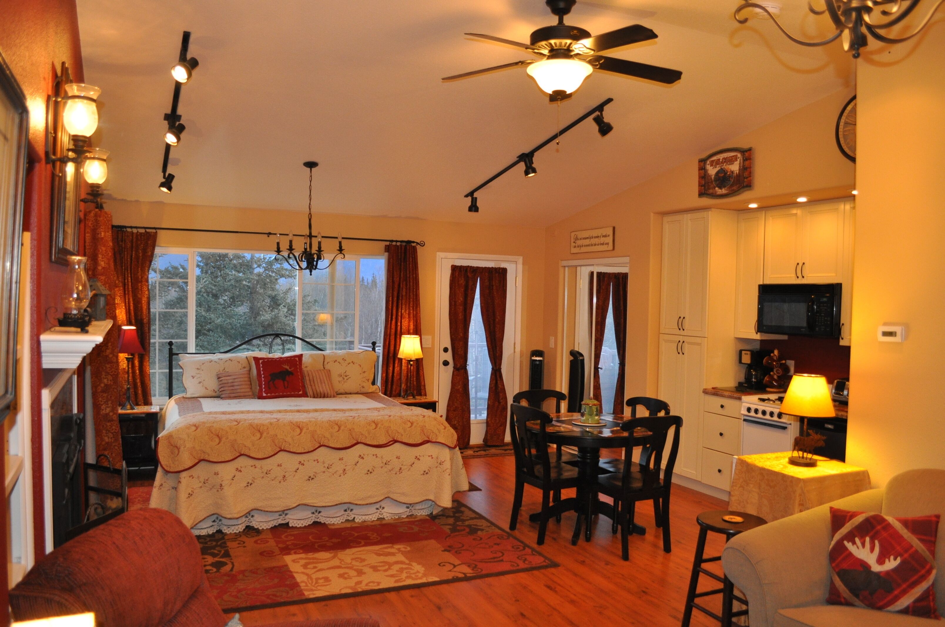 3 Rustic Elegant Suites (Sleep 12+) - Fish, Hike, Site-see From Your Doorstep