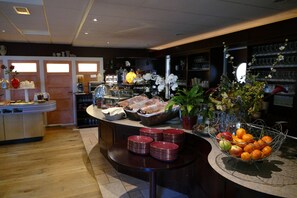Daily buffet breakfast (EUR 15.00 per person)