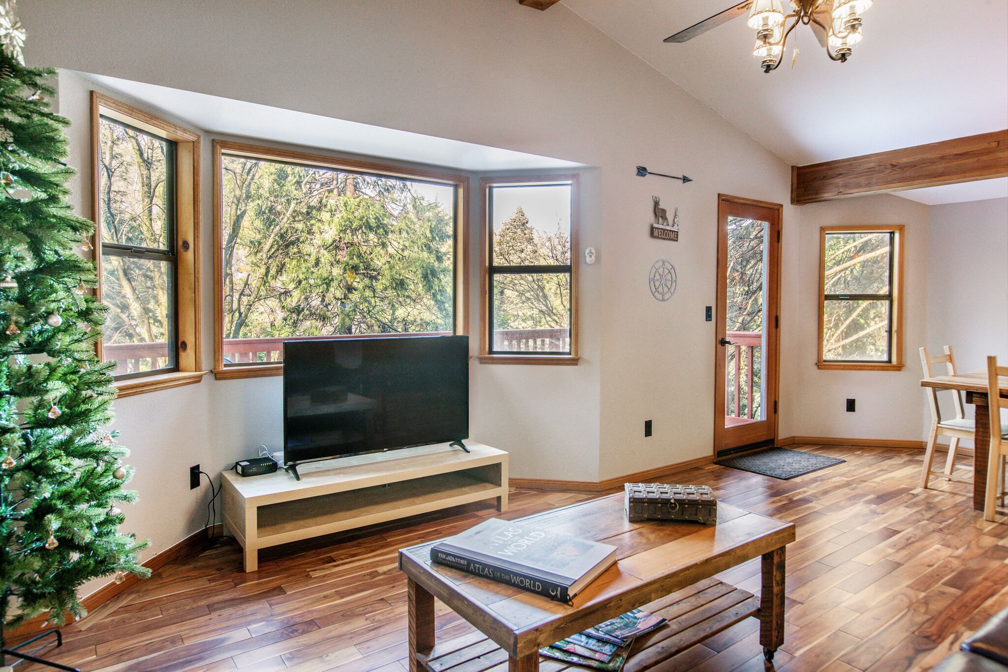 Lake Arrowhead  Privacy Redefined @ Hillside Haven