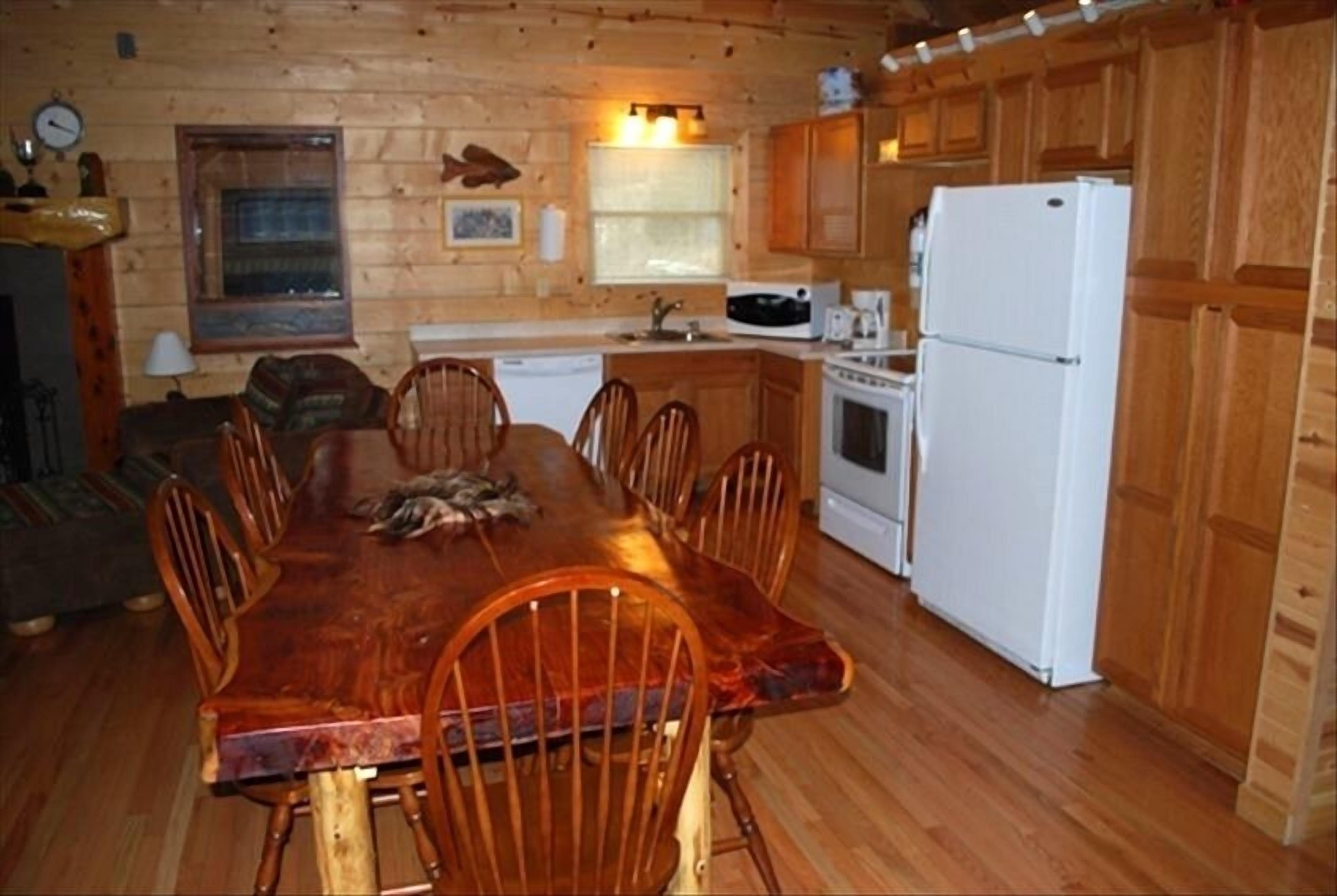 Eagle's Nest-Sunset views from high above Beaver Lake!