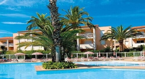 LA PLAGE A 300 m,  LES PALMIERS LE SOLEIL 