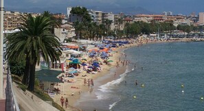Platja a a prop 