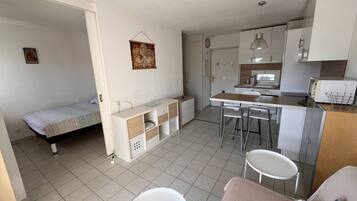 1 sovrum, strykjÀrn/strykbrÀda, gratis wi-fi och sÀngklÀder