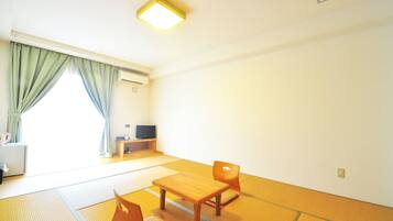 Japanese Style Room | Free WiFi