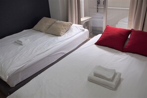 Twin Room | Free WiFi, bed sheets - City Street Inn 502 PH269 (Osaka)