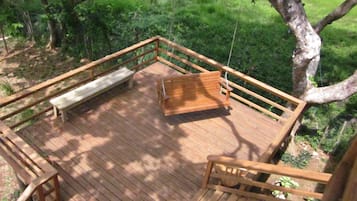 المنطقة المحيطة بالمنشأة