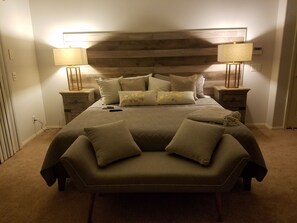 4 chambres, bureau, système d’insonorisation, fer et planche à repasser