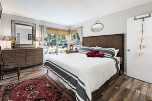 5 bedrooms, desk, iron/ironing board, travel crib