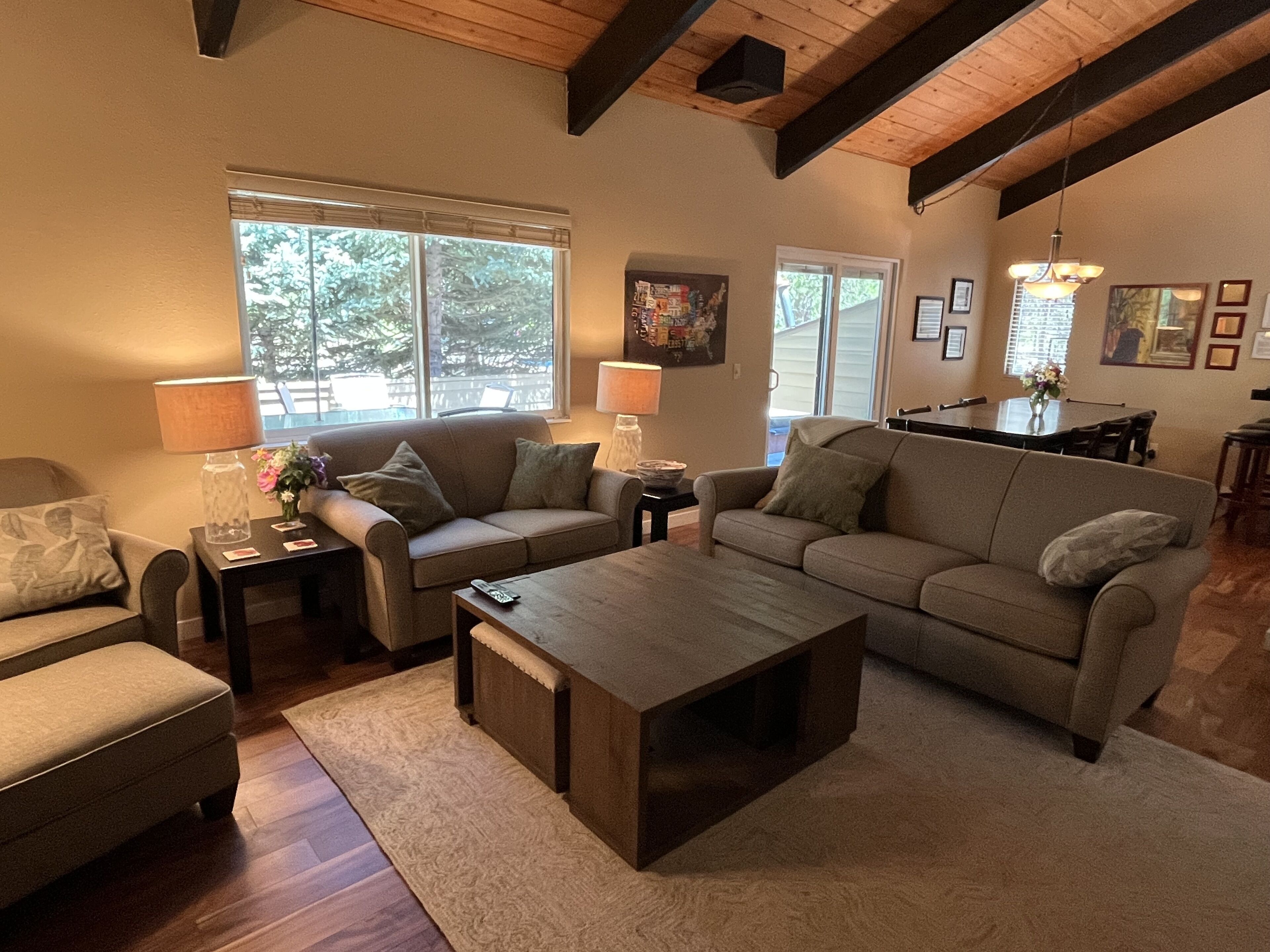 Family Getaway with the Comforts of Home-Near Sunriver Village ●SHARC Passes● AC