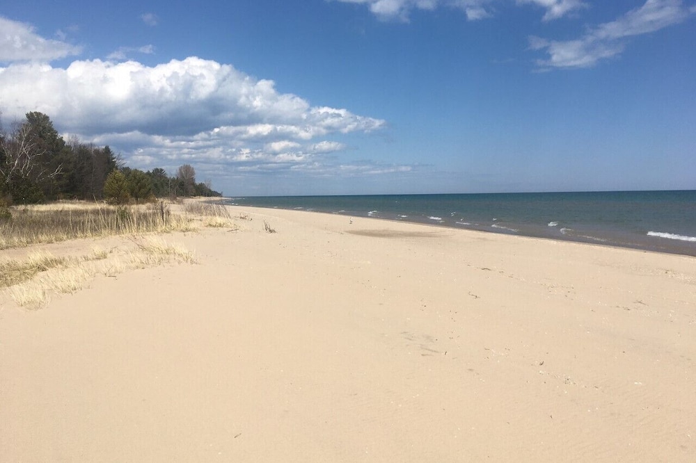 Oscoda area - relax and enjoy family time on a Lake Huron sugar sand beach