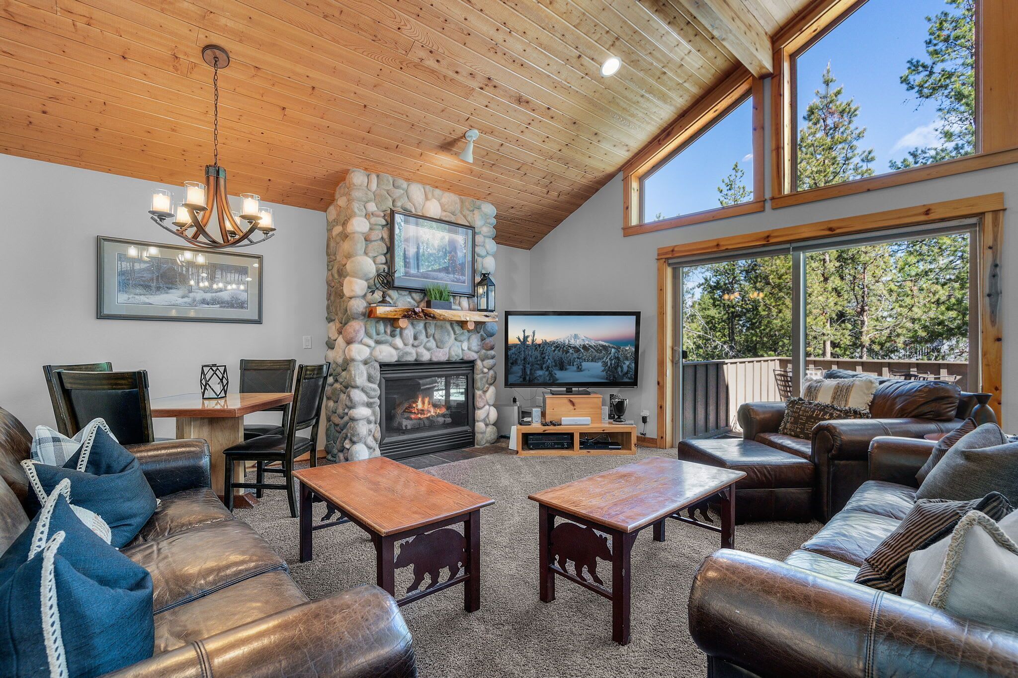 Black Bear Lodge - 7 Bedrooms | Sunriver, OR