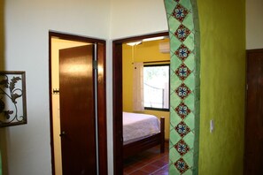 2 dormitorios, tabla de planchar con plancha, cuna de viaje y wifi