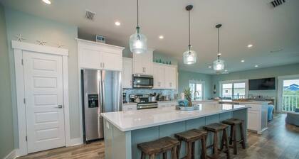Cape San Blas, FL. Private Heated Pool. Steps to the Beach!