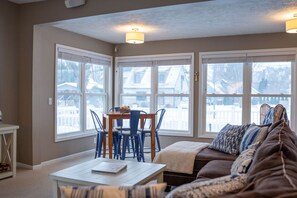 Smart TV, DVD player, books, stereo