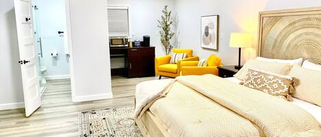 1 bedroom, desk, iron/ironing board, WiFi