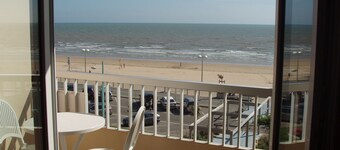 Rental studio 30 m2 panoramic view facing the sea all periods