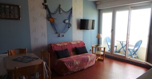 Living area - Rental studio 30 m2 panoramic view facing the sea all periods (Saint-Jean-De-Monts)