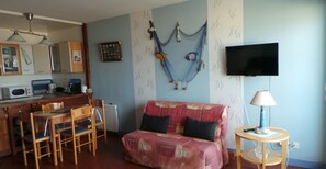 Living area - Rental studio 30 m2 panoramic view facing the sea all periods (Saint-Jean-De-Monts)