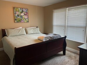9 bedrooms, free WiFi, bed sheets