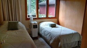 3 Schlafzimmer, Schreibtisch, Bügeleisen/Bügelbrett, Bettwäsche