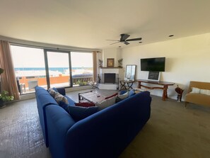 Smart TV, fireplace, Netflix, DVD player