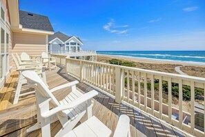 Property grounds - Oceanfront Dog Friendly w/ Pool, Hot Tub, Elevator, Game Room (Hatteras)