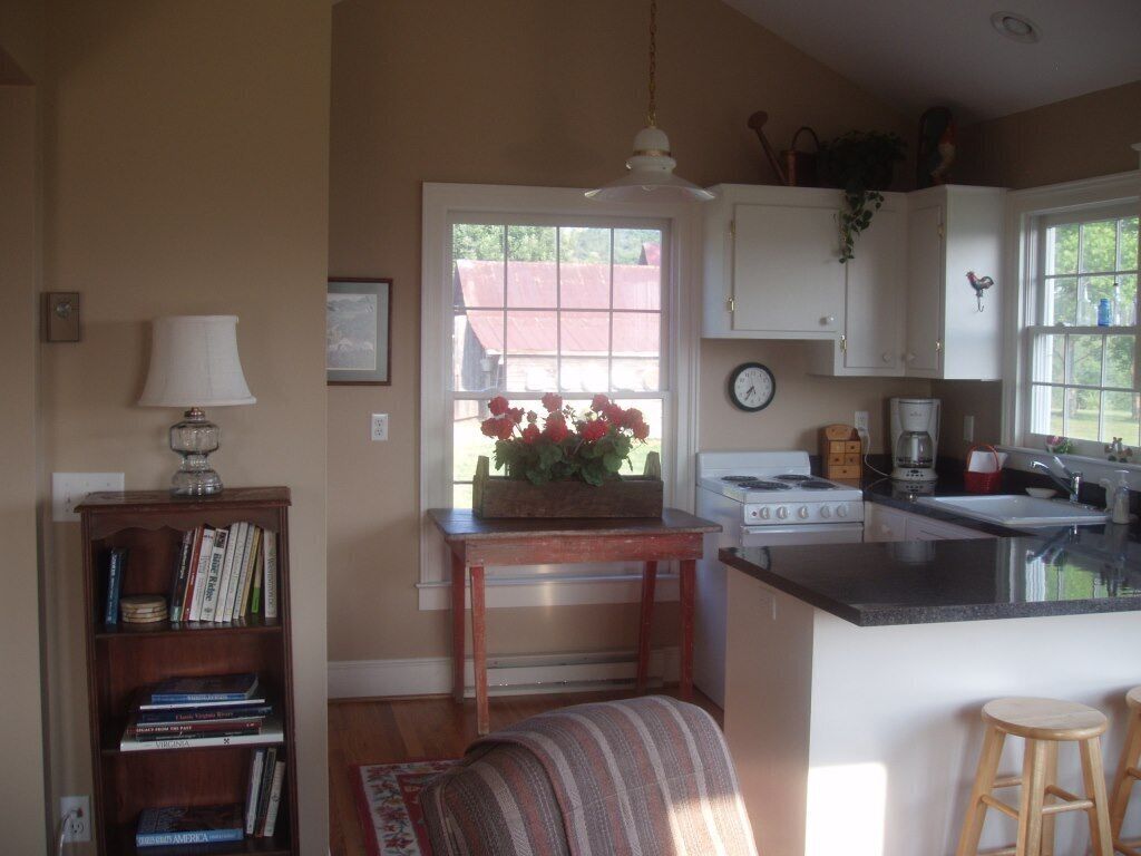 Two Bedroom One Bath Cottage On 250 Acre Cattle Farm.