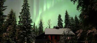 Carriage House “Hayloft” Rusticly Elegant Cottage