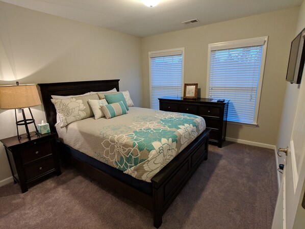 3 bedrooms, iron/ironing board, free WiFi, bed sheets