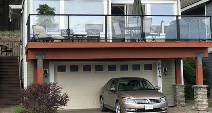 Off season rates. Fantastic view, fire table, hot tub open every weekend