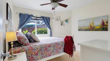 2 chambres, fer et planche à repasser, Wi-Fi gratuit, draps fournis
