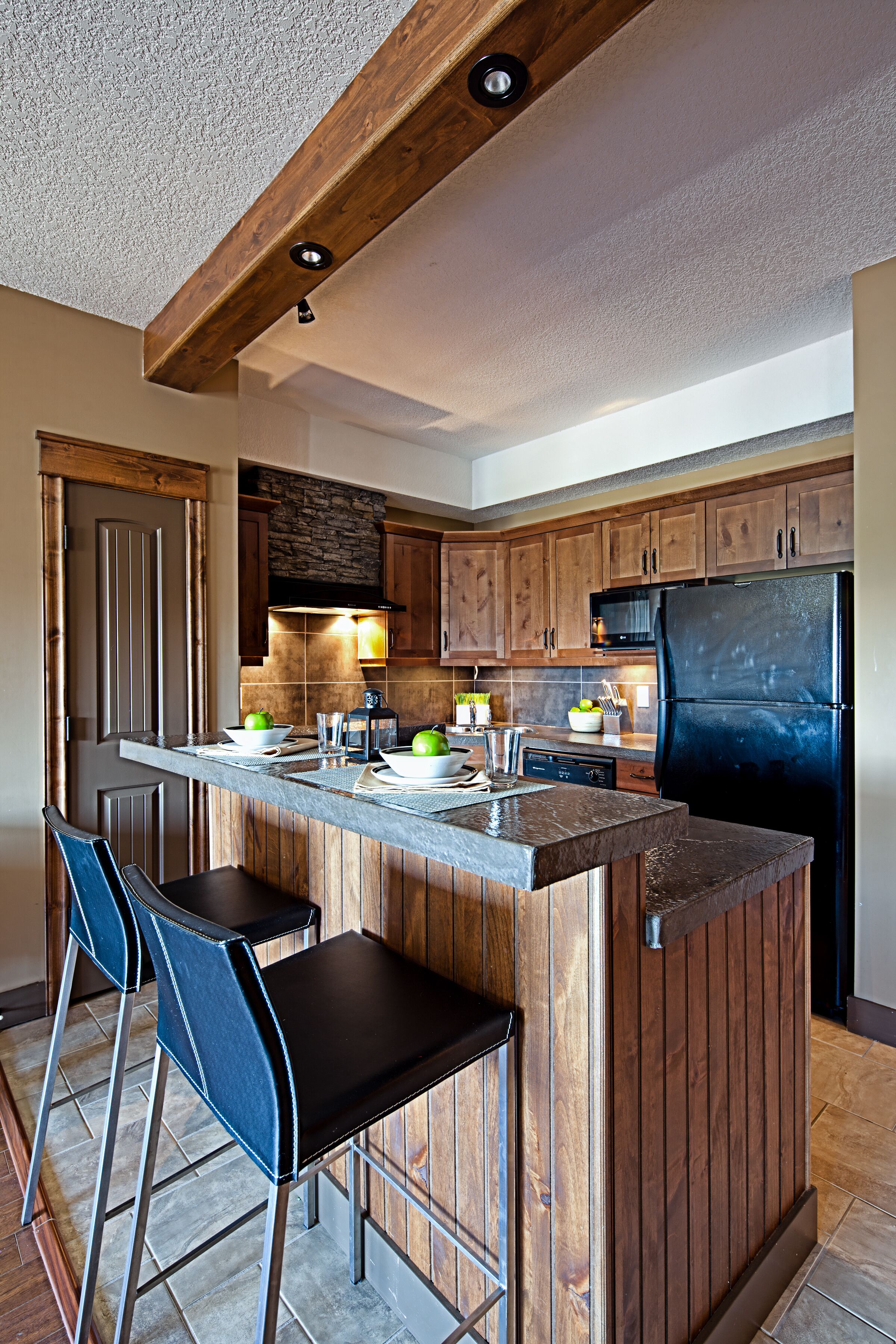 Rundlestone Executive Villa - Hot Tub, Seasonal Pool, Stay for 3 nts/Pay for 2*