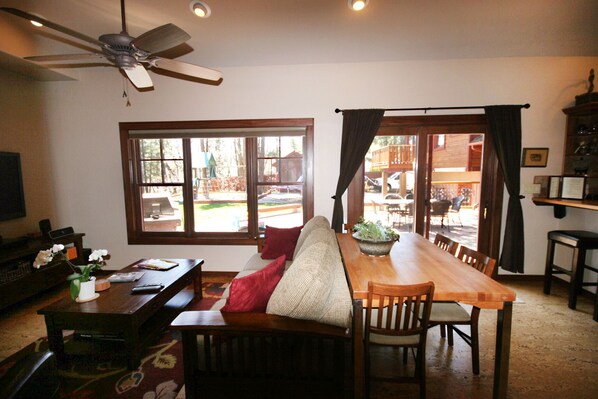 Smart TV, fireplace, DVD player, video library